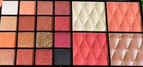 Kiss Touch Ultimate 16+4 Colors Pallete
